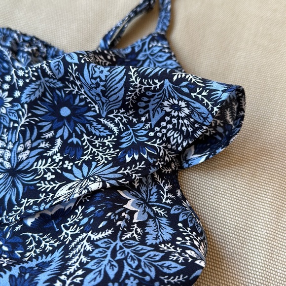 New Banana Republic camisole top - Picture 5 of 6